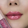 لیپ گلاس میبلین مدل لیفتر گلاس رنگ Petal-گالری لیلیوم