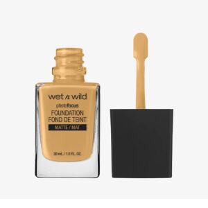 کرم پودر مات وت اند وایلد مدل فتوفوکوس رنگ Classic Beige _ گالری لیلیوم