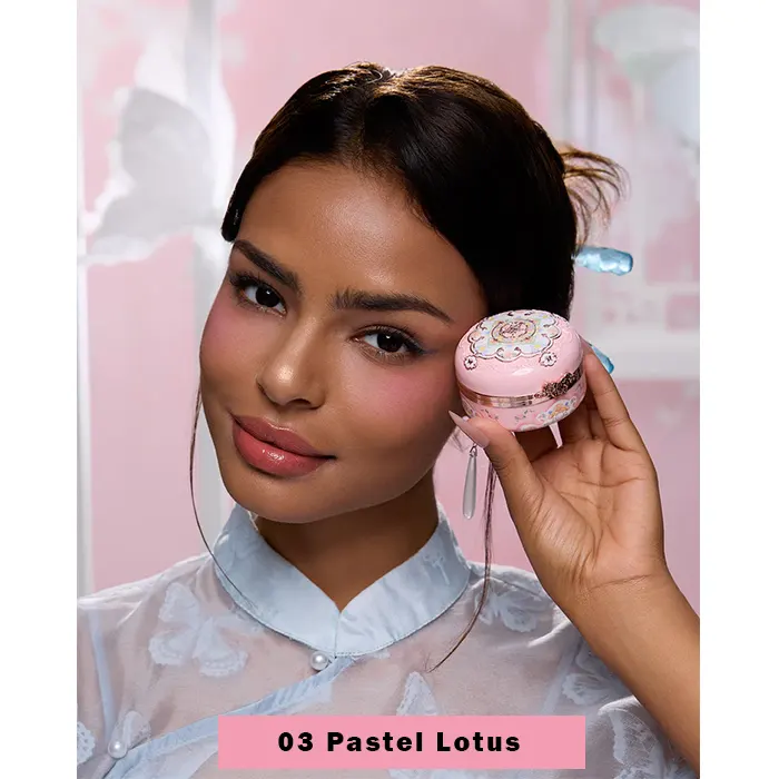 هایلایتر و رژ گونه پودری فلاور نوز Butterfly Cloud-گالری لیلیوم