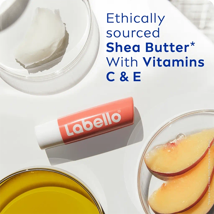 بالم لب آبرسان لبلو مدل Peach Shine دارای ترکیباتی گیاهی و سرشار از ویتامین ها بوده که لب های شما را عمیقا آبرسانی کرده و رنگی ملایم و جذاب به آنها میبخشد.